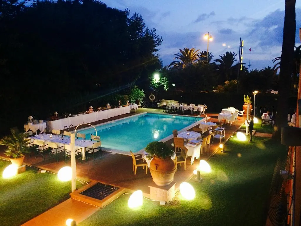 Hotel 1908 Forte dei Marmi 4*,  Italien